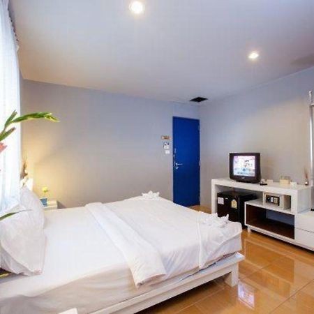 Oyo 292 The Oddy Hip Hotel Patong Ngoại thất bức ảnh
