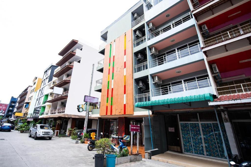 Oyo 292 The Oddy Hip Hotel Patong Ngoại thất bức ảnh