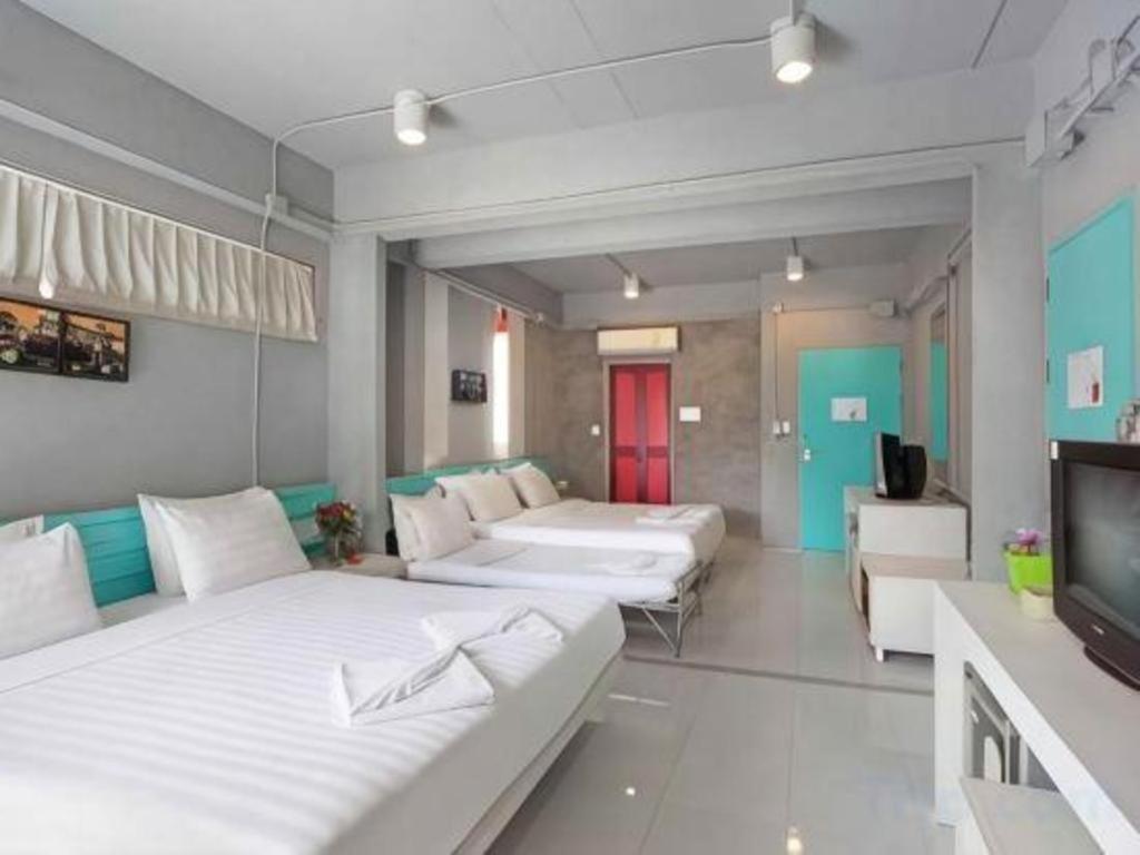 Oyo 292 The Oddy Hip Hotel Patong Ngoại thất bức ảnh