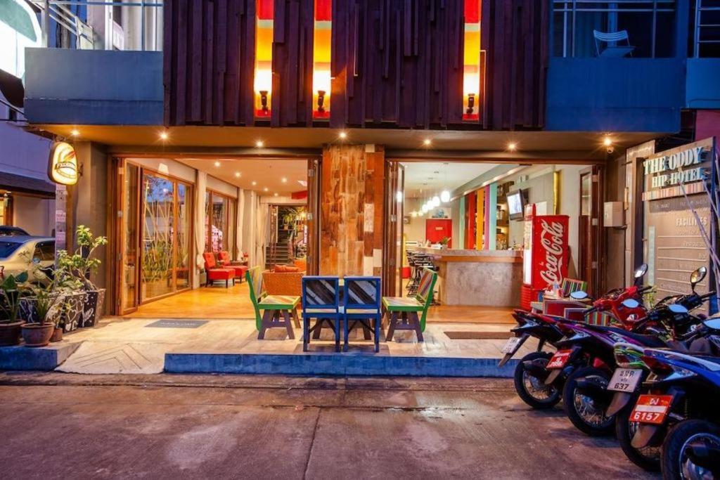 Oyo 292 The Oddy Hip Hotel Patong Ngoại thất bức ảnh