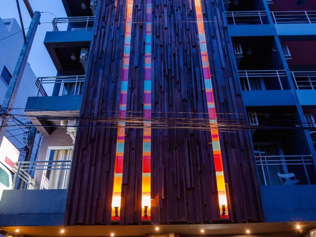Oyo 292 The Oddy Hip Hotel Patong Ngoại thất bức ảnh