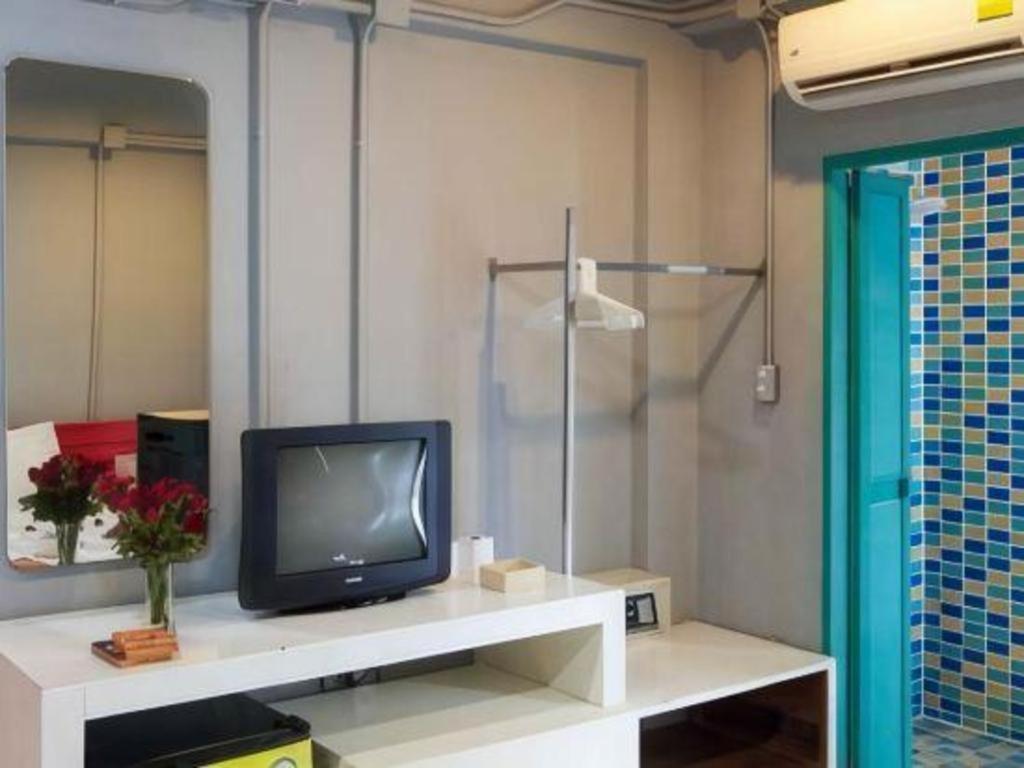 Oyo 292 The Oddy Hip Hotel Patong Ngoại thất bức ảnh