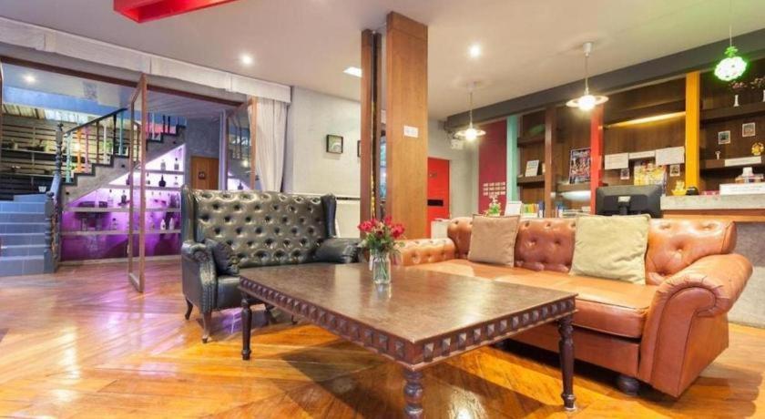 Oyo 292 The Oddy Hip Hotel Patong Ngoại thất bức ảnh