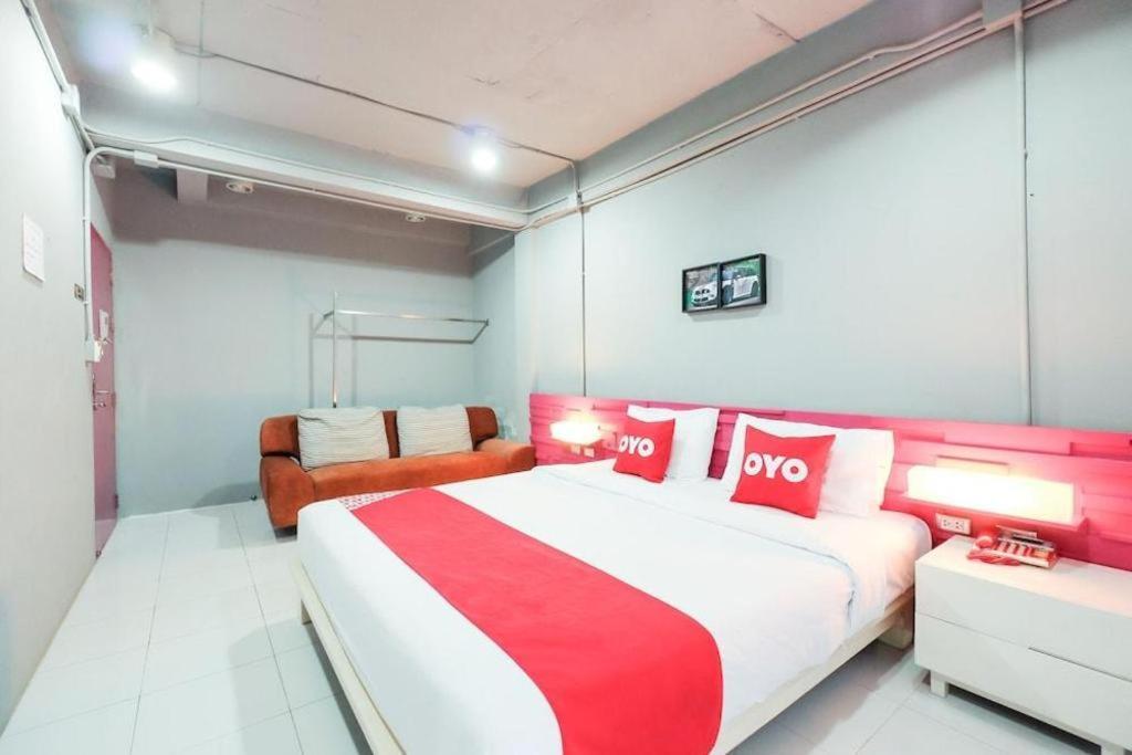 Oyo 292 The Oddy Hip Hotel Patong Ngoại thất bức ảnh