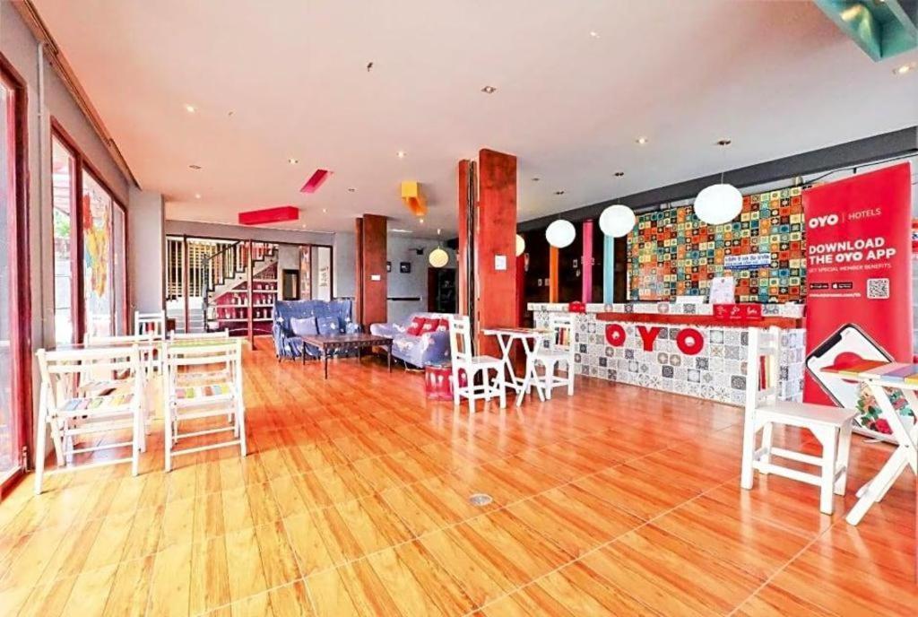 Oyo 292 The Oddy Hip Hotel Patong Ngoại thất bức ảnh