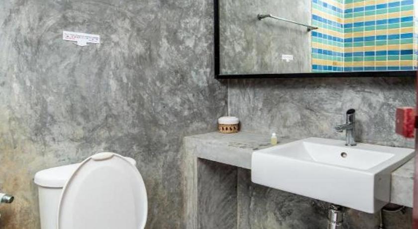 Oyo 292 The Oddy Hip Hotel Patong Ngoại thất bức ảnh