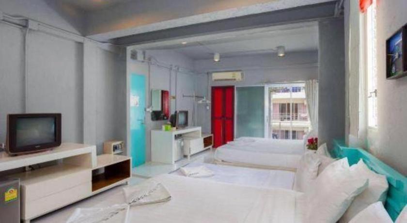 Oyo 292 The Oddy Hip Hotel Patong Ngoại thất bức ảnh