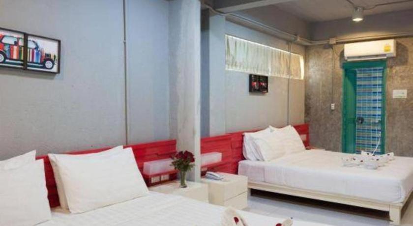 Oyo 292 The Oddy Hip Hotel Patong Ngoại thất bức ảnh