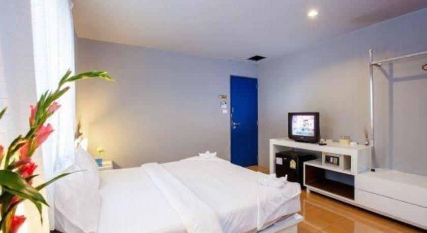 Oyo 292 The Oddy Hip Hotel Patong Ngoại thất bức ảnh