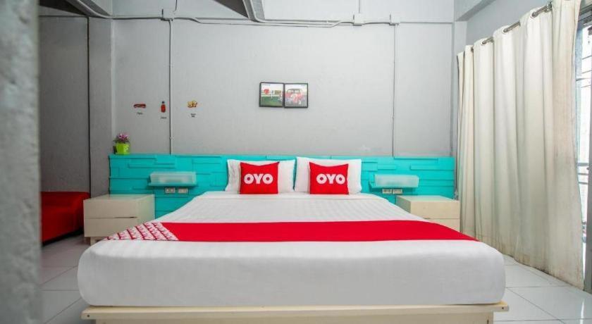 Oyo 292 The Oddy Hip Hotel Patong Ngoại thất bức ảnh