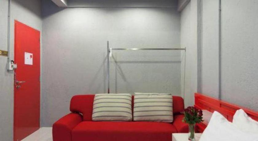 Oyo 292 The Oddy Hip Hotel Patong Ngoại thất bức ảnh