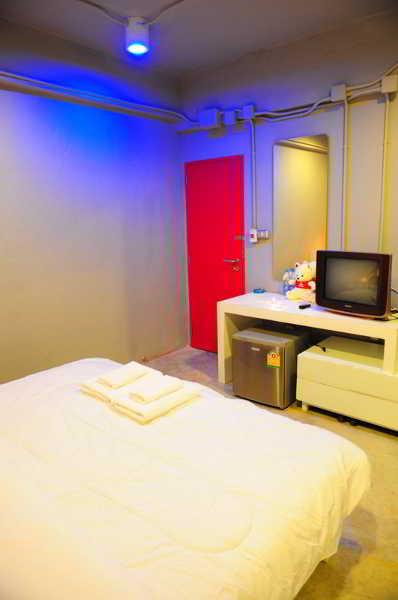 Oyo 292 The Oddy Hip Hotel Patong Ngoại thất bức ảnh